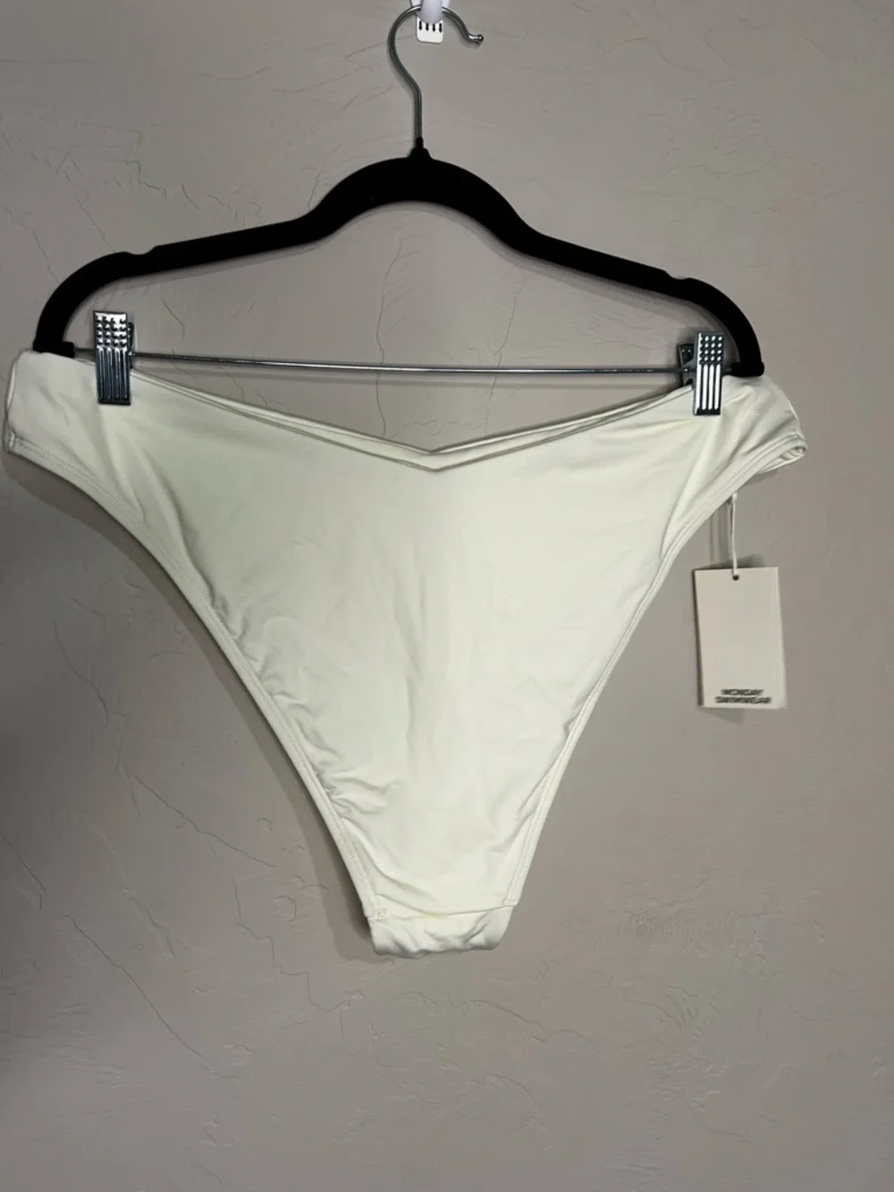 Mondays Swimwear NWT St. Lucia Ivory V Front Cheeky‎ Bikini Bottoms